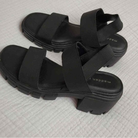 🔥 🆕 MADDEN GIRL Harly chunky block sandals black size 8.5 - Picture 3 of 6